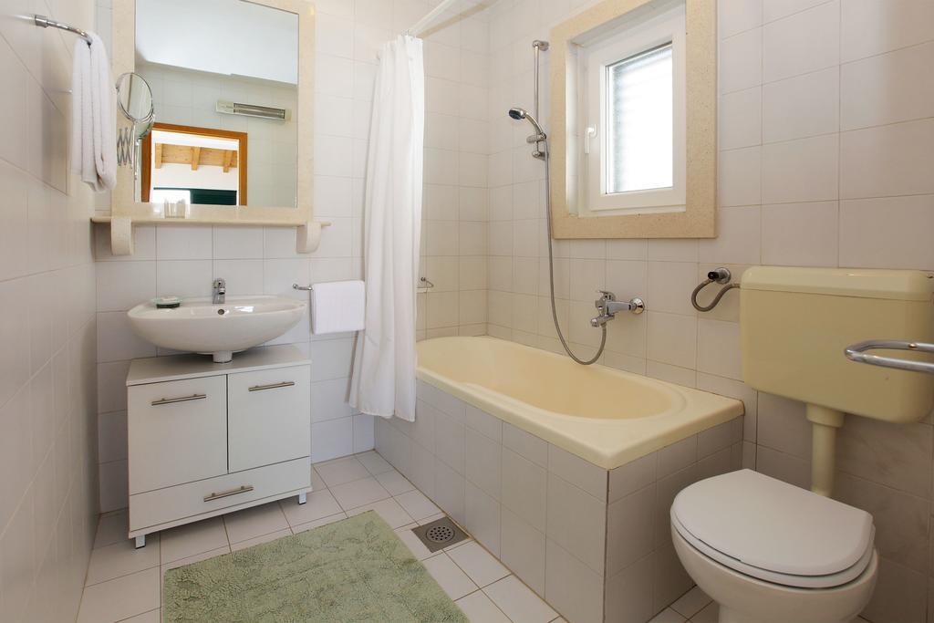 Apartments Mel Bol Chambre photo